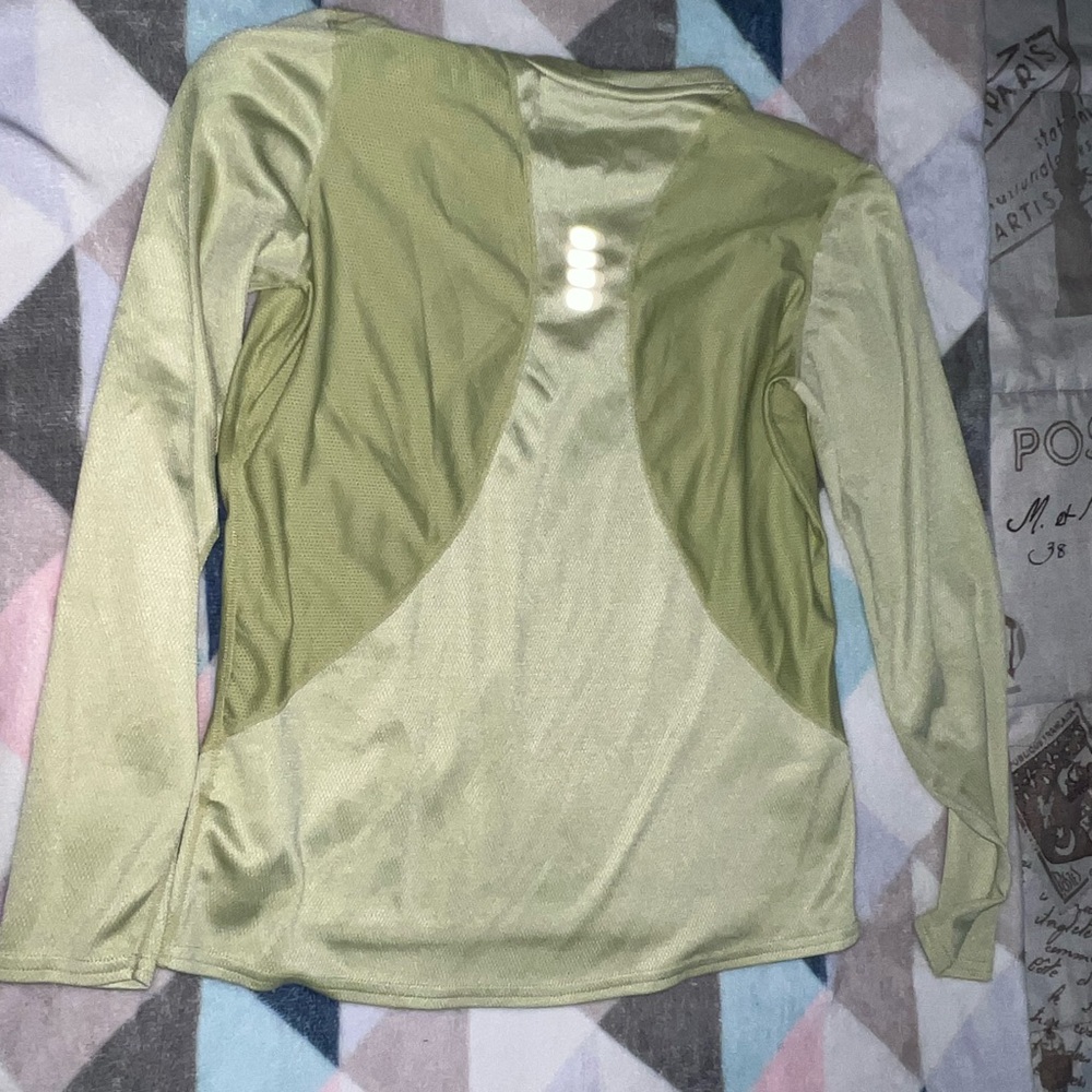Nike long sleeve shirt - Picture 2 of 2